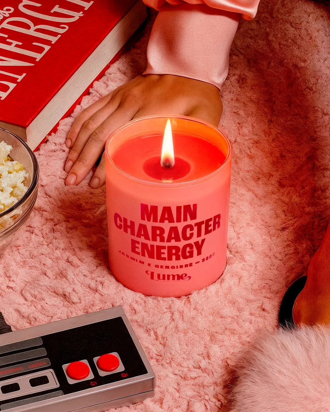 Vela Main Character Energy 230g - Jasmim e Gengibre